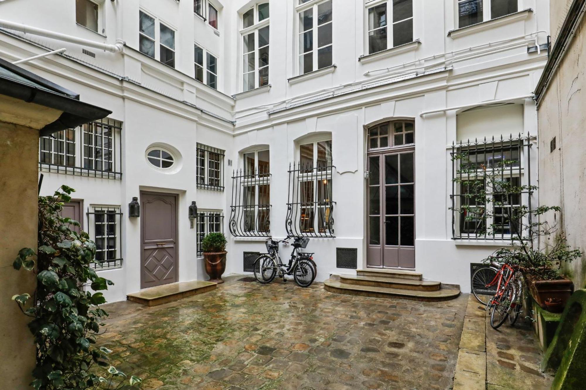 Le Marais & Place Des Vosges - Cityapartmentstay パリ エクステリア 写真